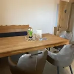 May's & Restaurant Bed & Breakfast