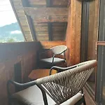May's & Restaurant Bed & Breakfast