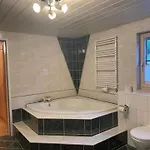 May's & Restaurant Bed & Breakfast