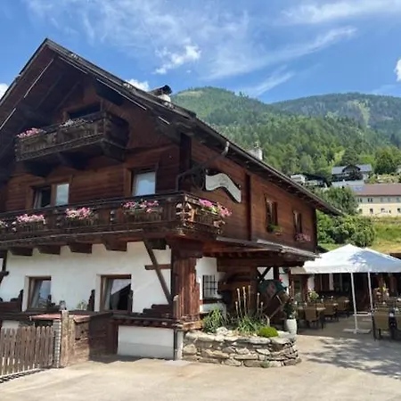 Bed & Breakfast May's & Restaurant
