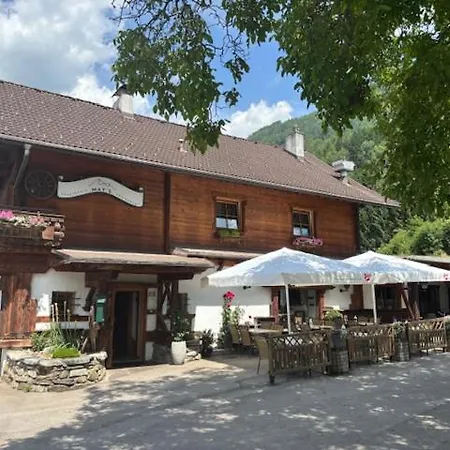 Bed & Breakfast May's & Restaurant