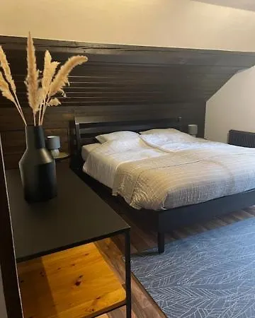 Bed & Breakfast May's & Restaurant