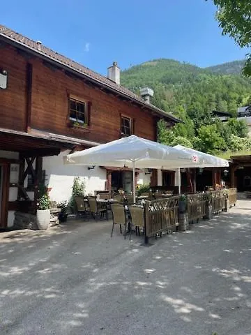 May's & Restaurant Отель типа 