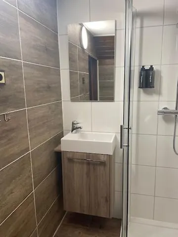 May's & Restaurant Отель типа 