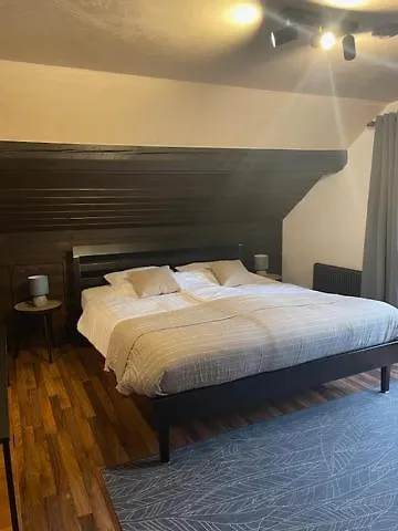 May's & Restaurant Отель типа 