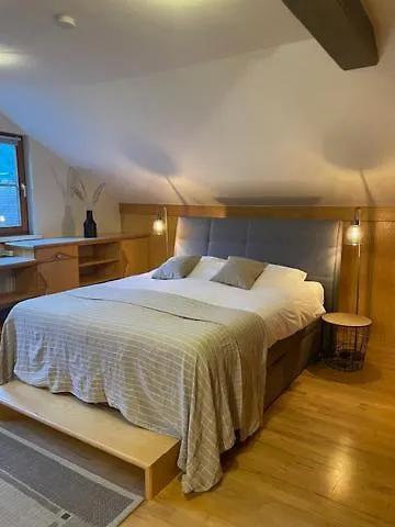 May's & Restaurant *